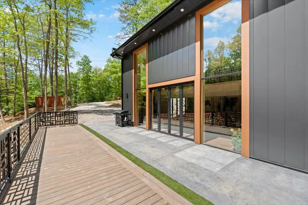 33 Jubilee Way Zoe KY 41397