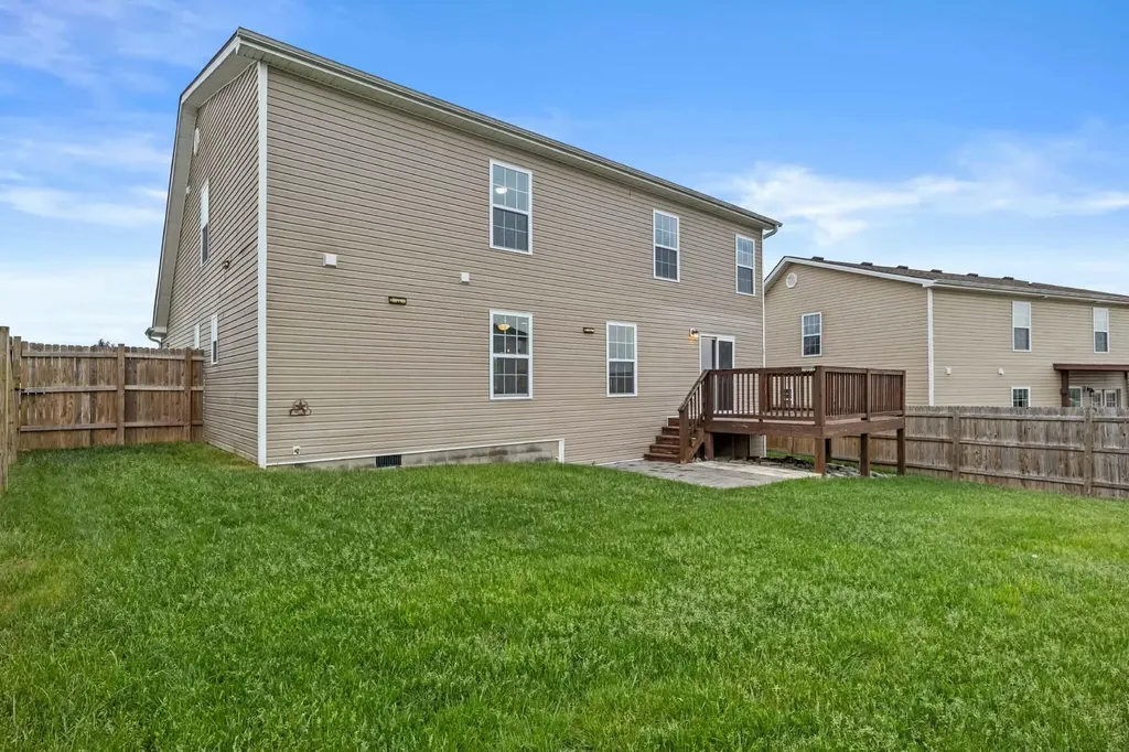 3002 Thorntree Lane Lawrenceburg KY 40342