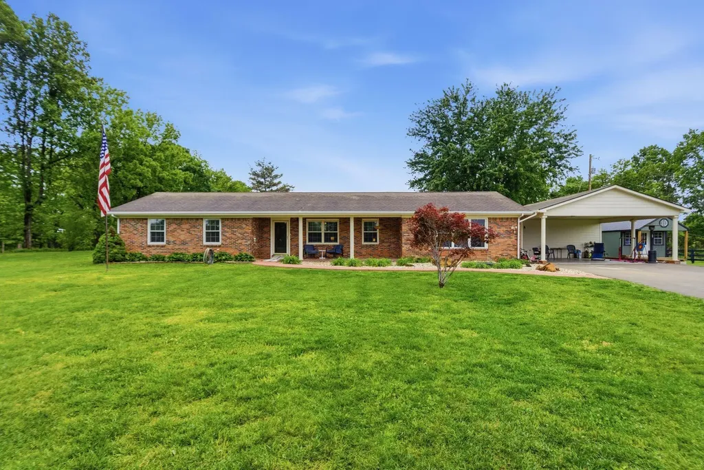 779 College Hill Road Waco KY 40385