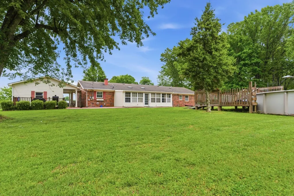 779 College Hill Road Waco KY 40385