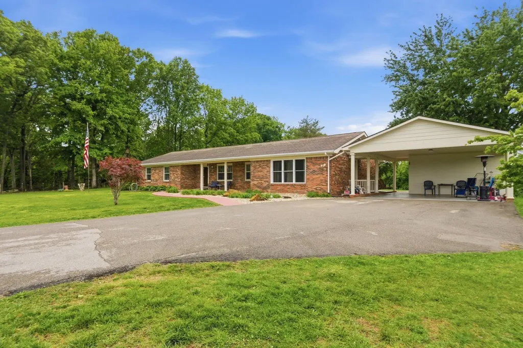 779 College Hill Road Waco KY 40385