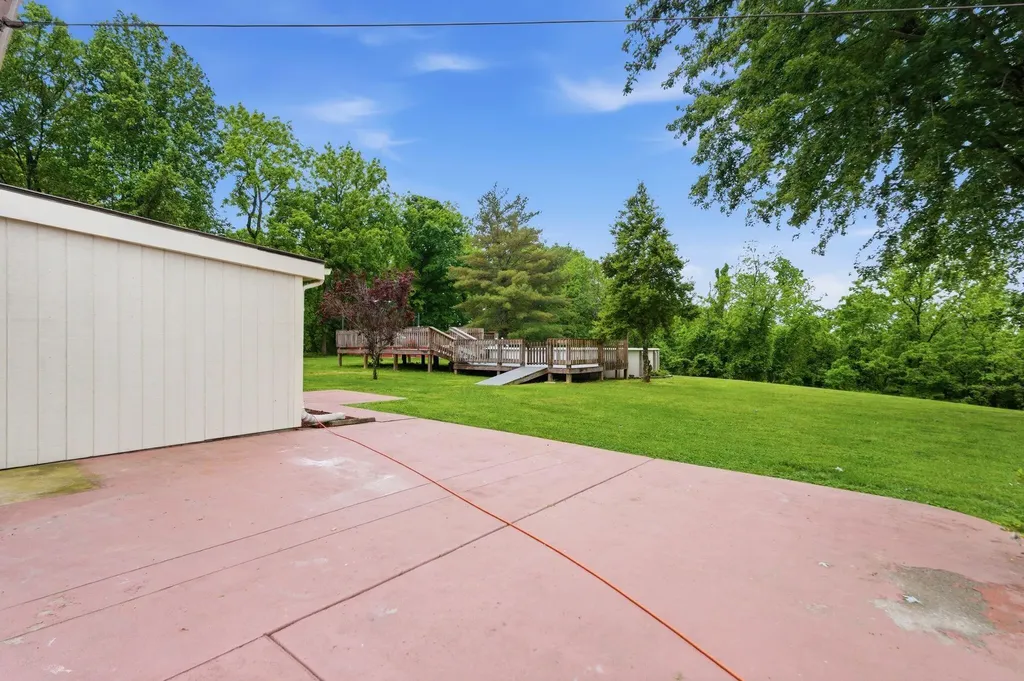 779 College Hill Road Waco KY 40385