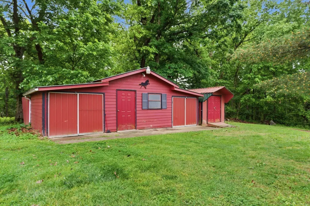 779 College Hill Road Waco KY 40385