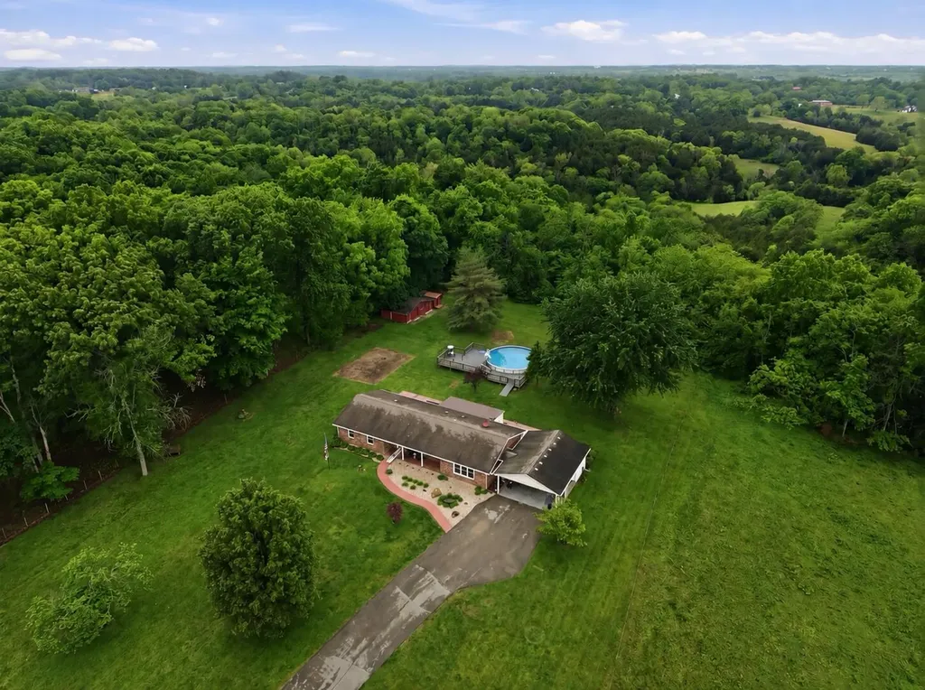 779 College Hill Road Waco KY 40385