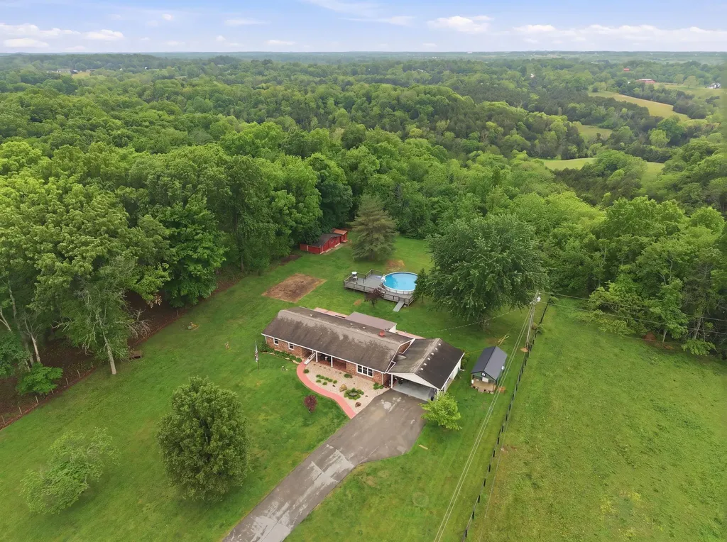 779 College Hill Road Waco KY 40385