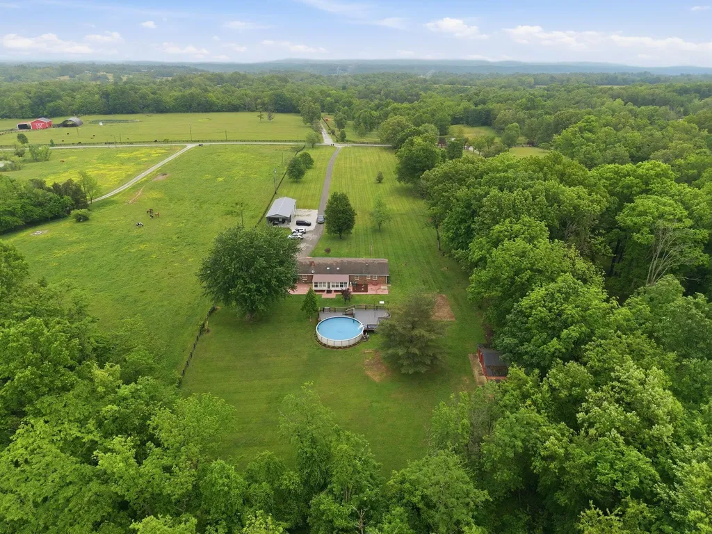 779 College Hill Road Waco KY 40385