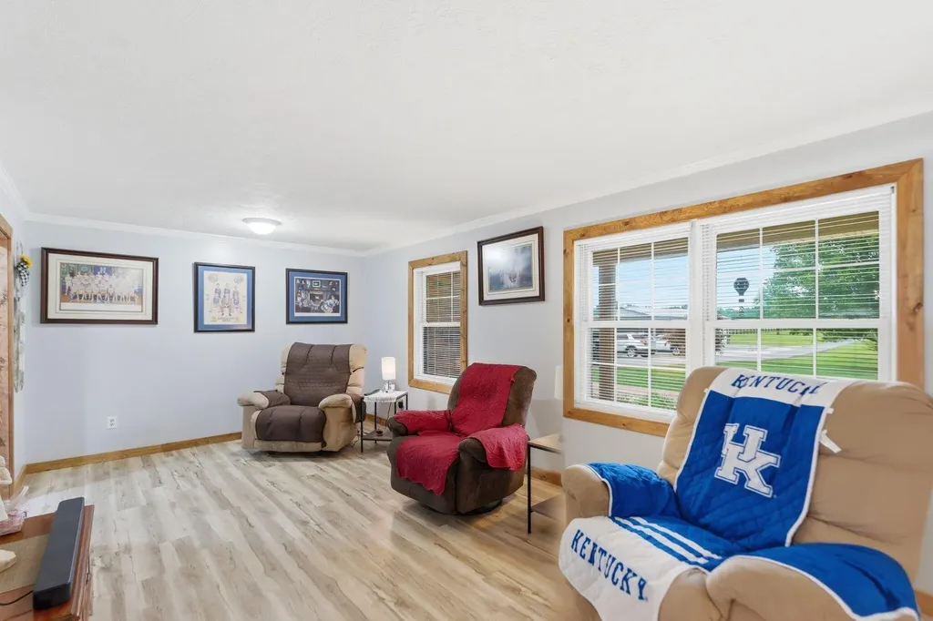 779 College Hill Road Waco KY 40385