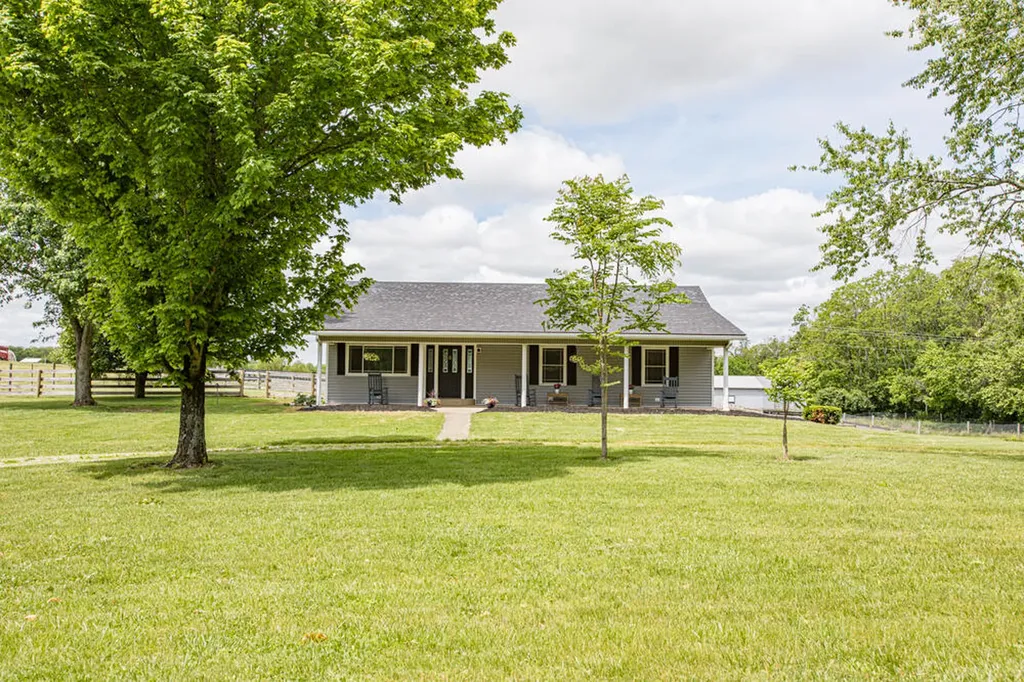 337 Collins Road Paris KY 40361