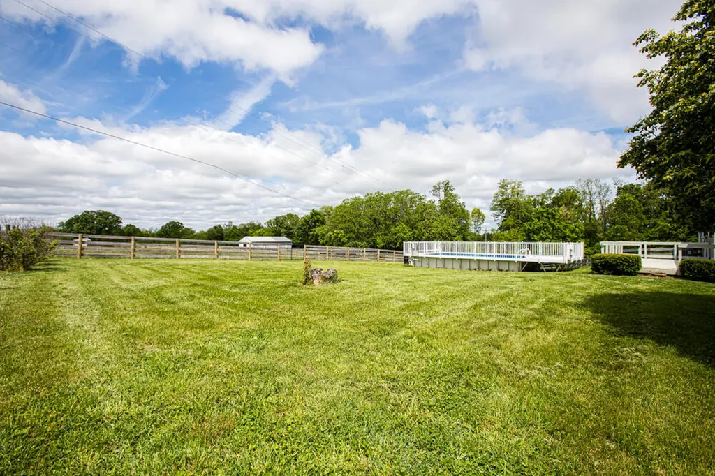 337 Collins Road Paris KY 40361