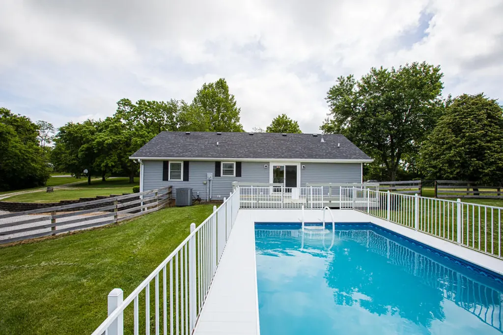 337 Collins Road Paris KY 40361