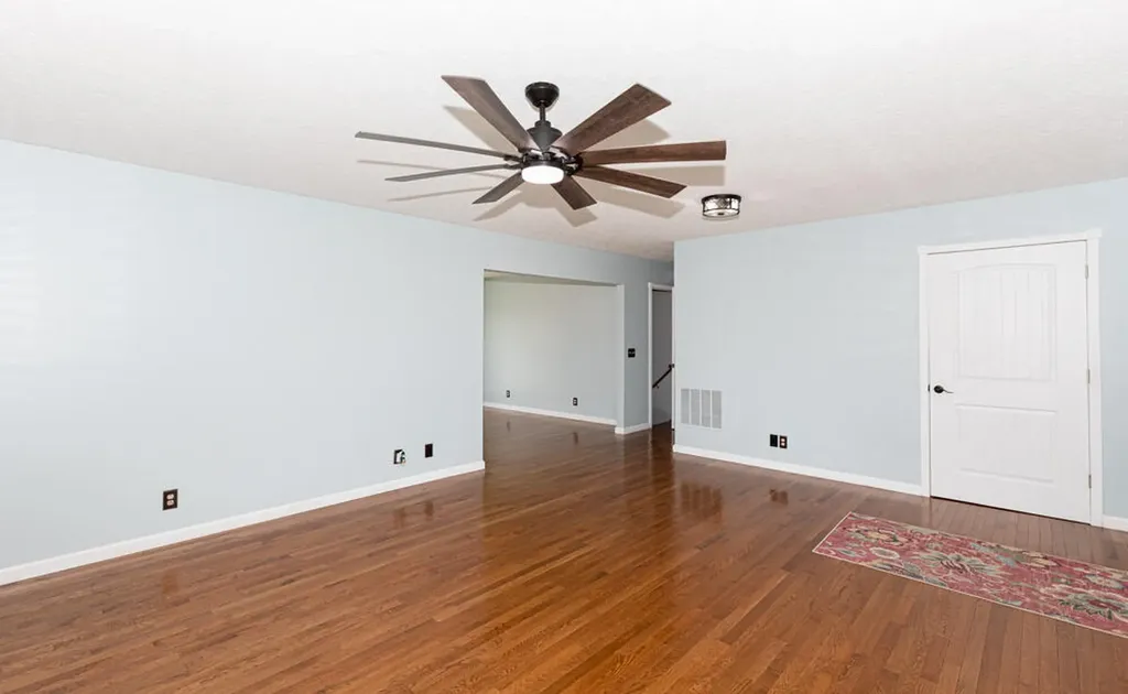 337 Collins Road Paris KY 40361