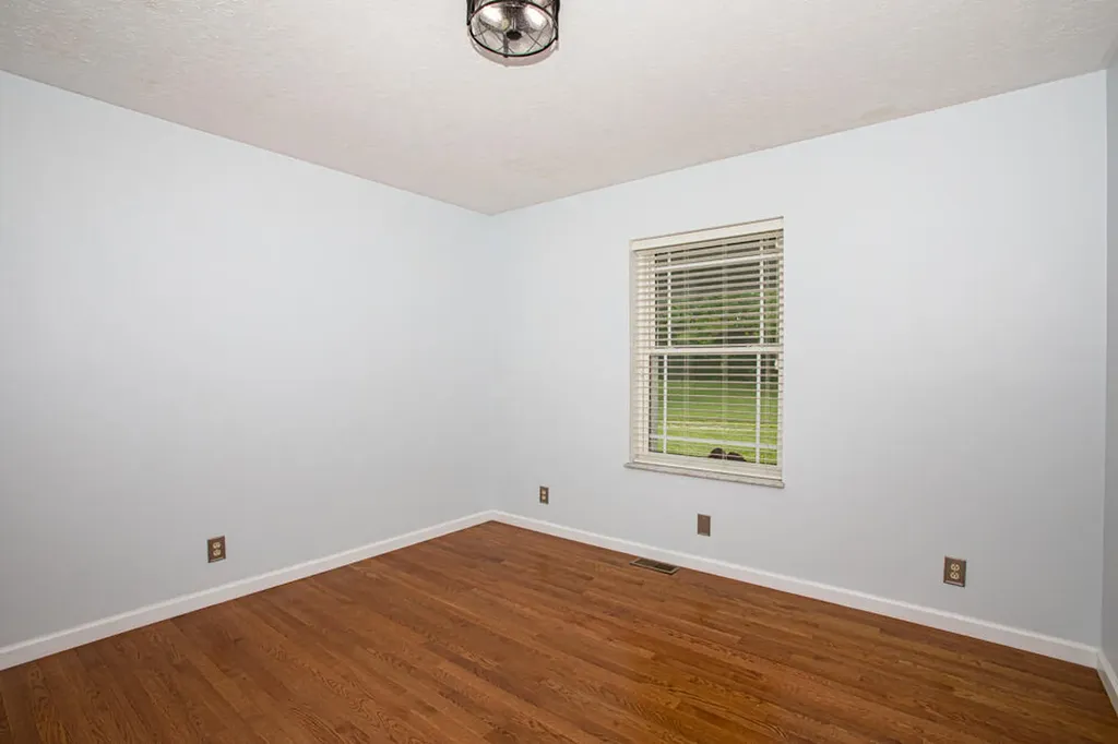 337 Collins Road Paris KY 40361