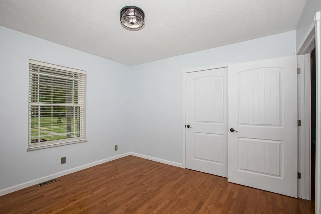 337 Collins Road Paris KY 40361