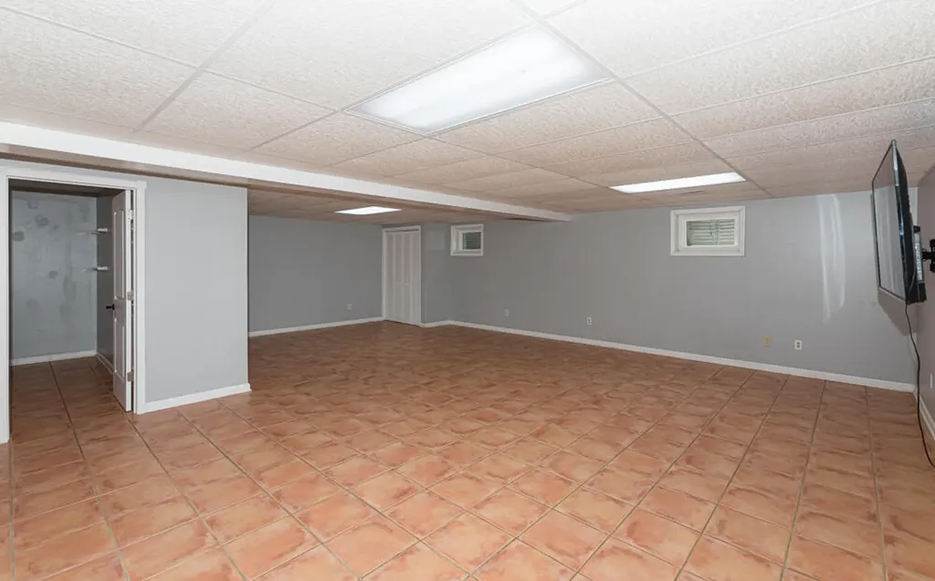 337 Collins Road Paris KY 40361