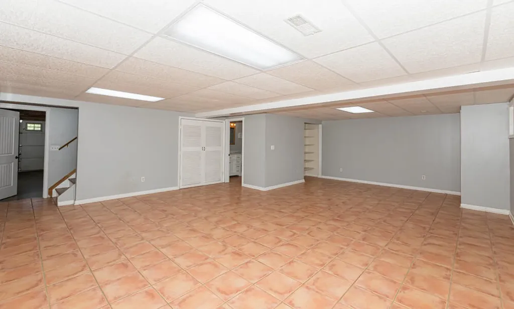 337 Collins Road Paris KY 40361