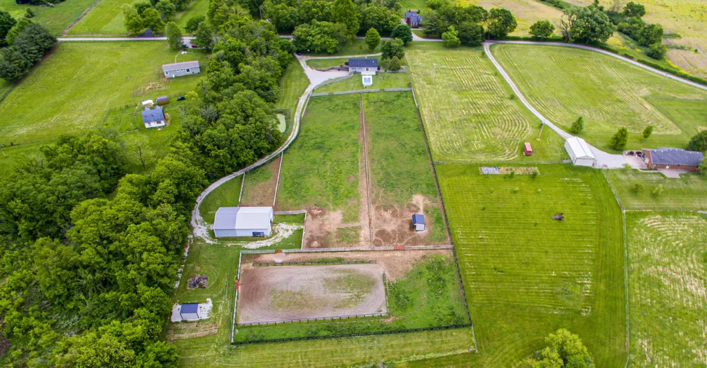 337 Collins Road Paris KY 40361