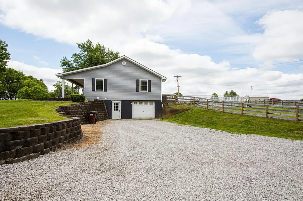337 Collins Road Paris KY 40361
