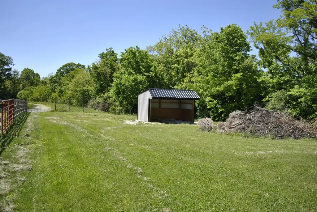 337 Collins Road Paris KY 40361