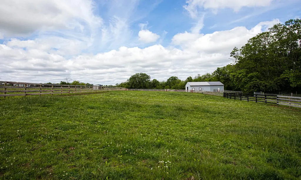 337 Collins Road Paris KY 40361