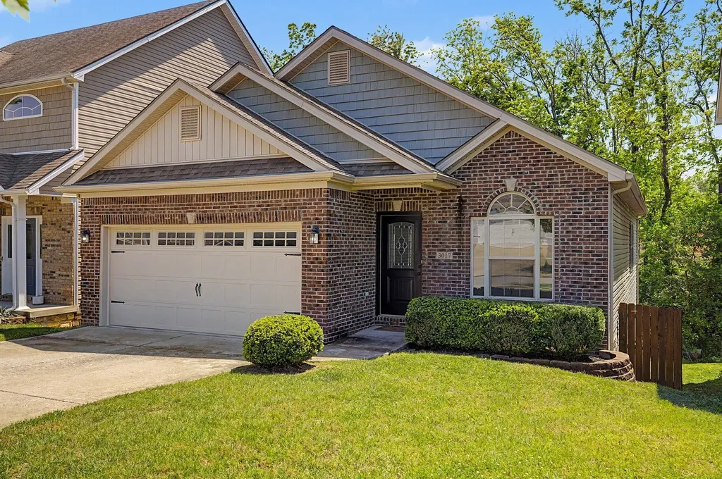 3017 Falling Leaves Lane Lexington KY 40509