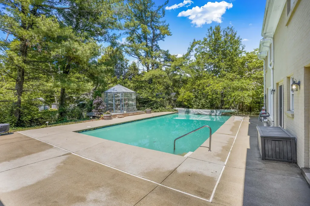 333 Lakeshore Drive Lexington KY 40502