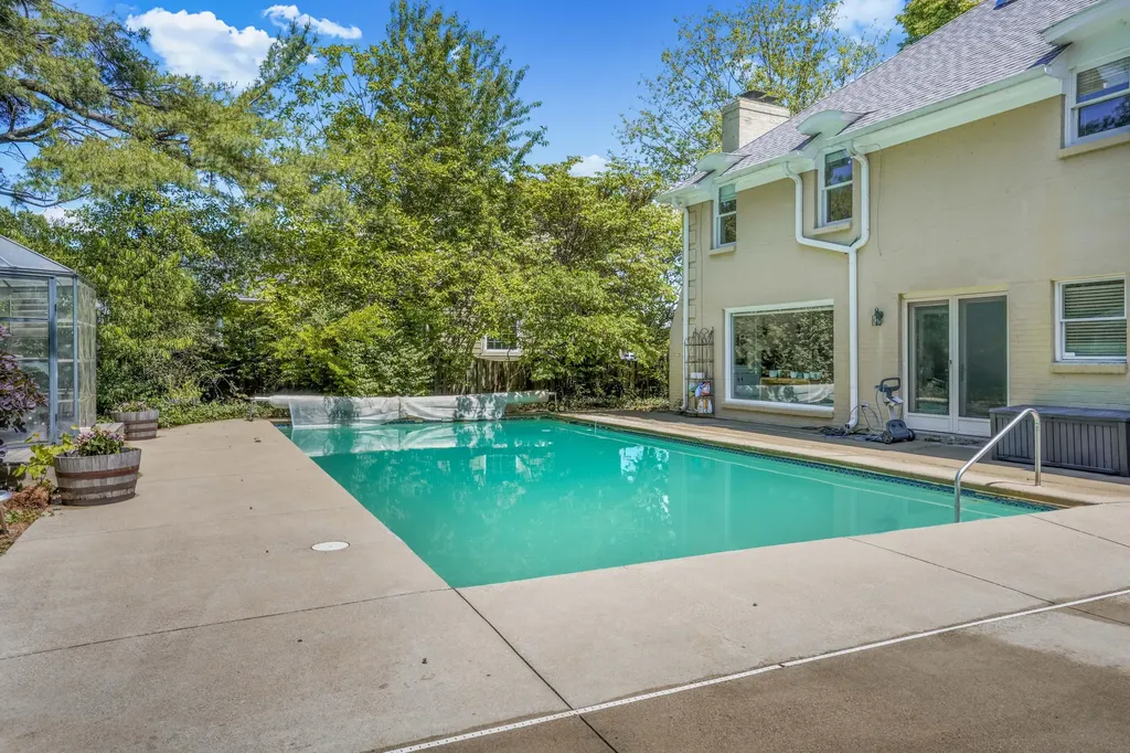 333 Lakeshore Drive Lexington KY 40502