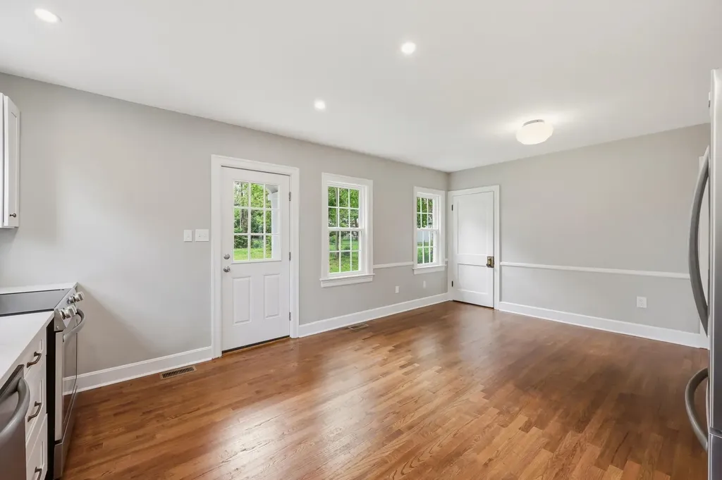 512 Rosemont Garden Lexington KY 40503