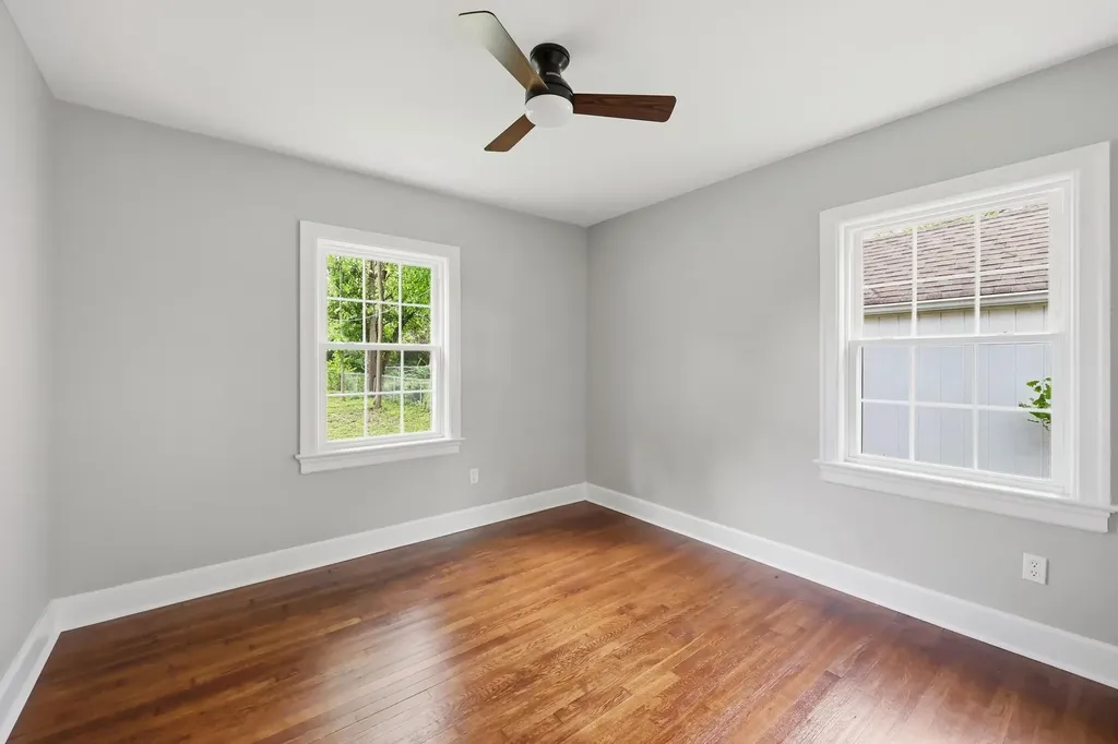 512 Rosemont Garden Lexington KY 40503
