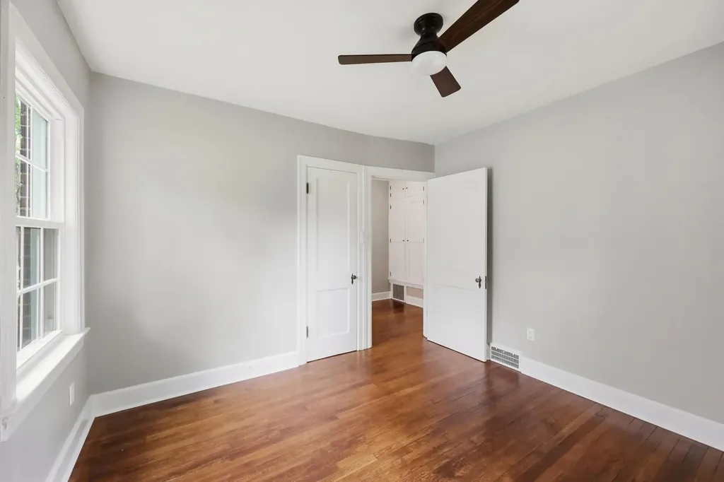 512 Rosemont Garden Lexington KY 40503