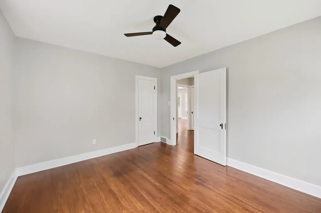 512 Rosemont Garden Lexington KY 40503
