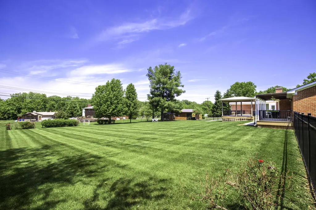 1651 Donelwal Drive Lexington KY 40511
