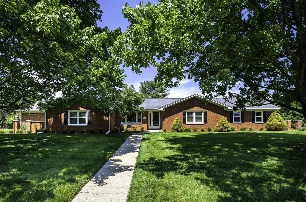 1651 Donelwal Drive Lexington KY 40511