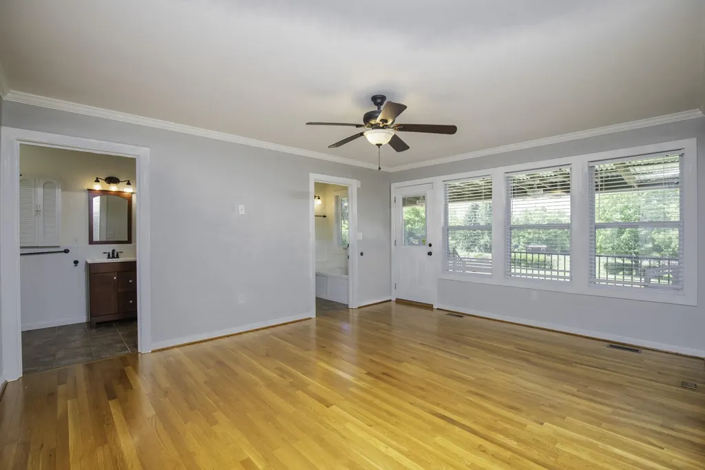 1651 Donelwal Drive Lexington KY 40511