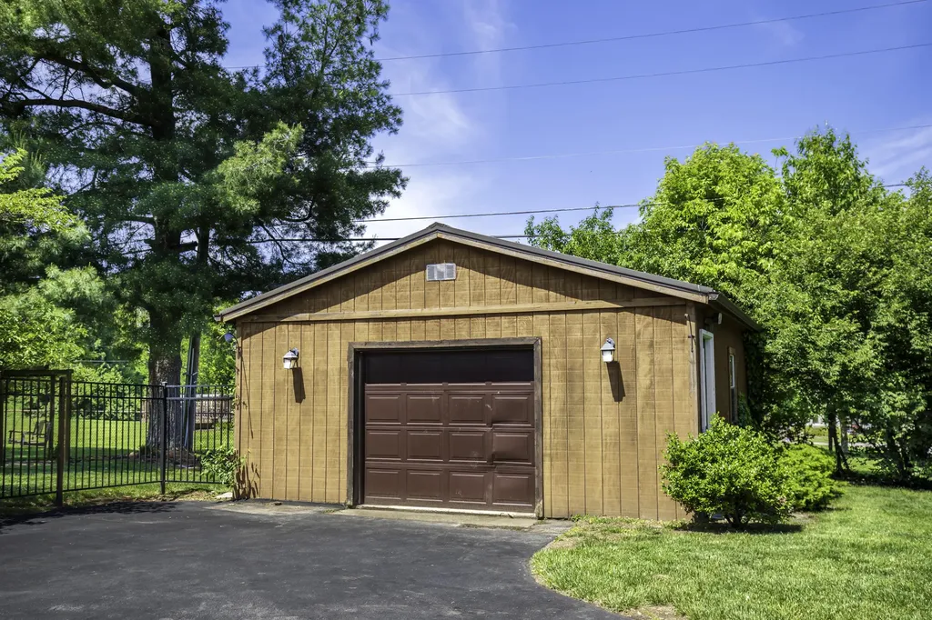 1651 Donelwal Drive Lexington KY 40511