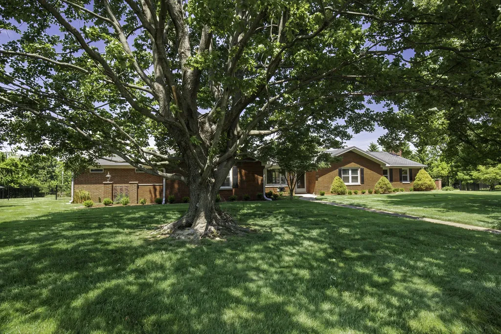 1651 Donelwal Drive Lexington KY 40511