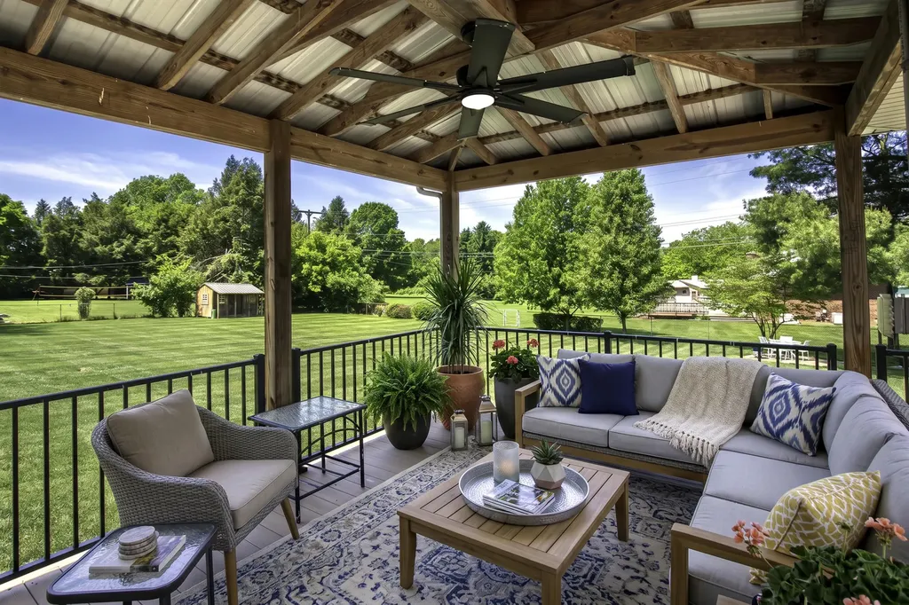 1651 Donelwal Drive Lexington KY 40511