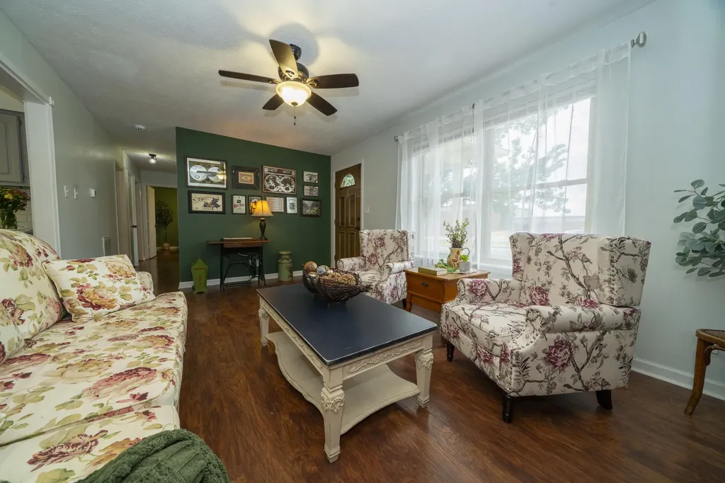 213 Barnett Street Somerset KY 42501