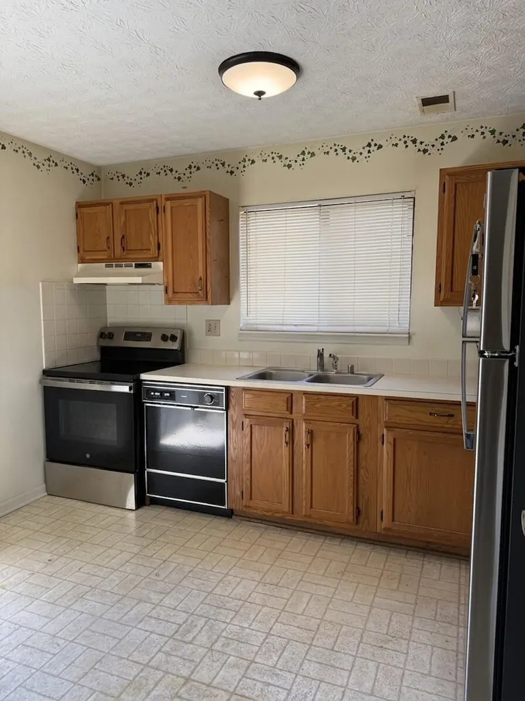 3428 Woodspring Drive Lexington KY 40515