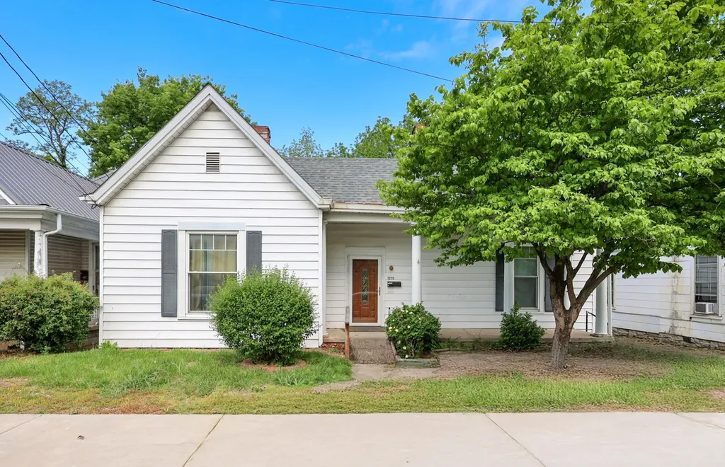 1215 High Street Paris KY 40361