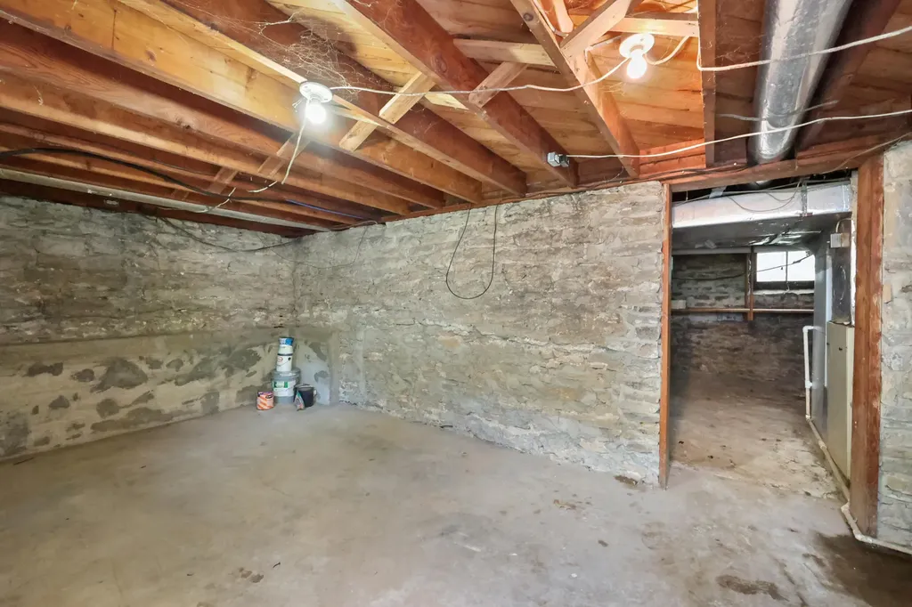 1215 High Street Paris KY 40361