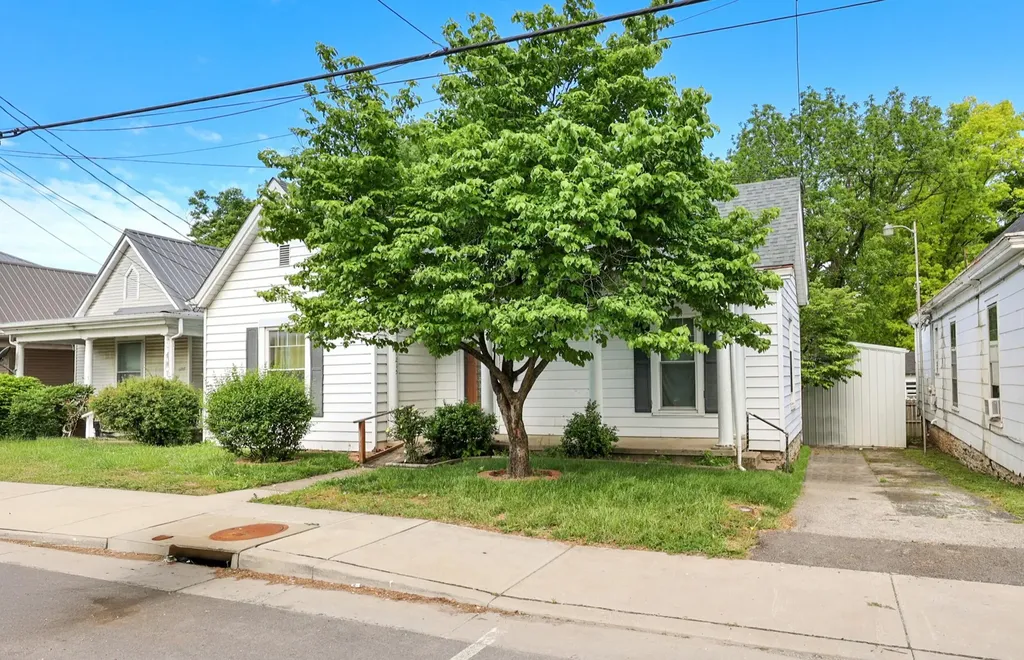 1215 High Street Paris KY 40361