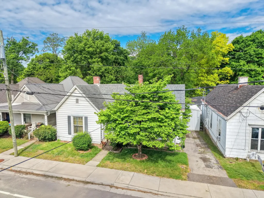 1215 High Street Paris KY 40361
