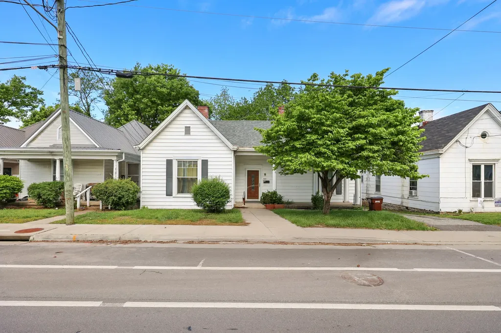 1215 High Street Paris KY 40361