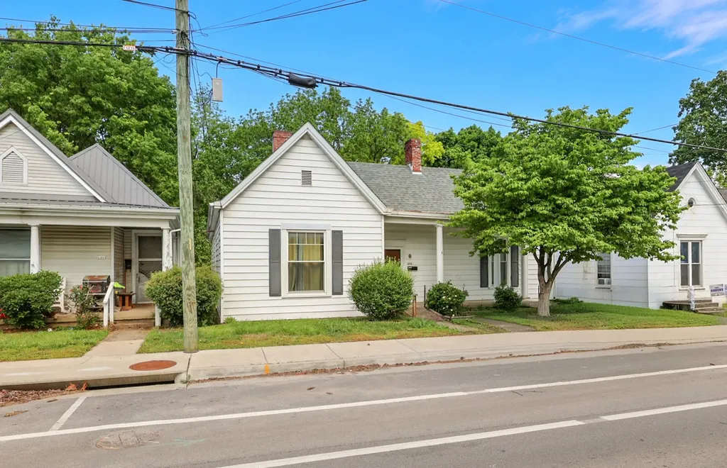1215 High Street Paris KY 40361