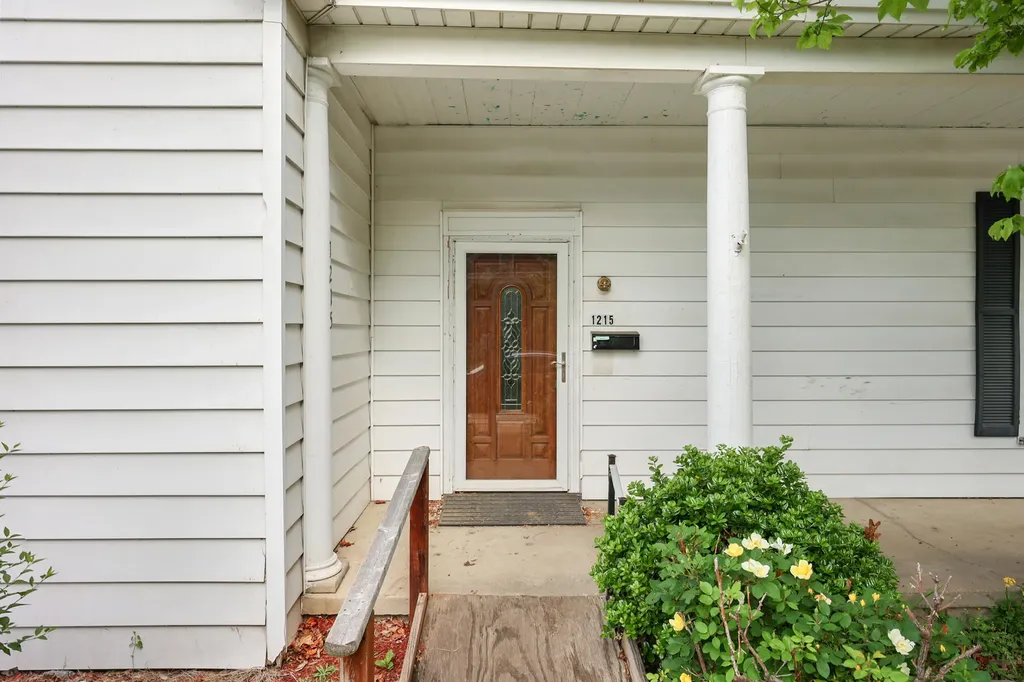 1215 High Street Paris KY 40361