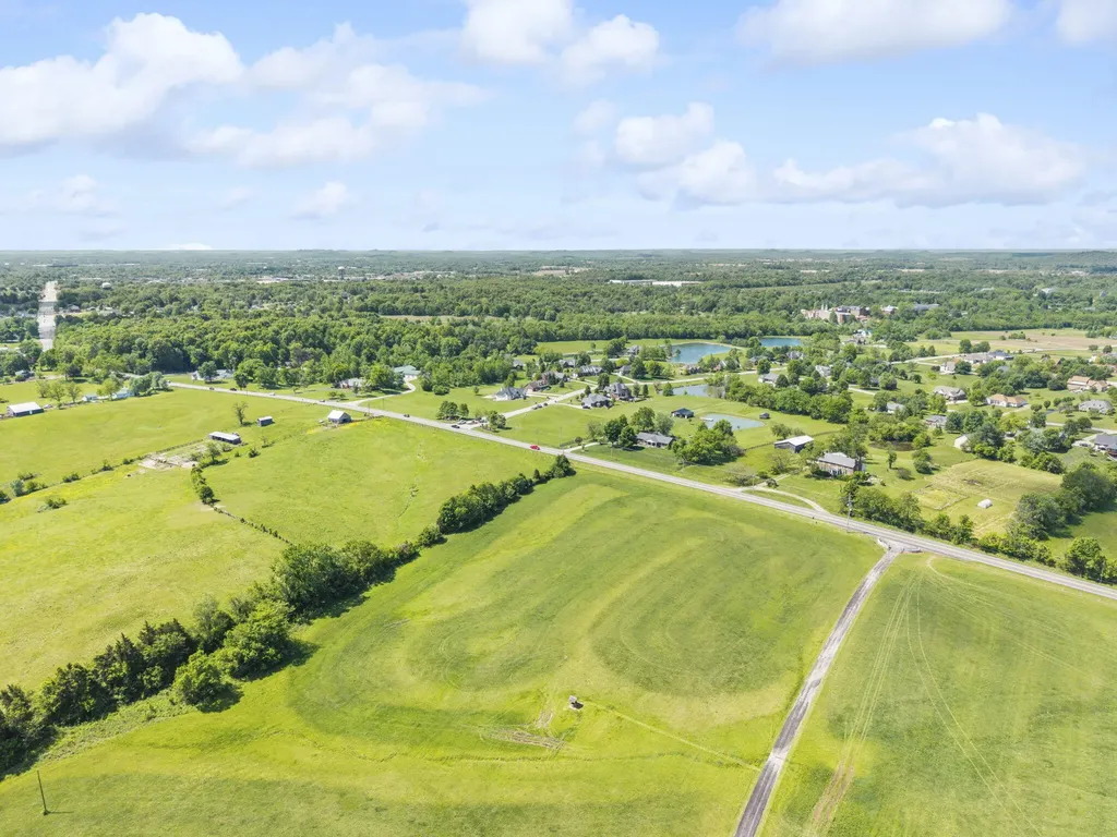 100 & 102 Abbey Ridge Bardstown KY 40004