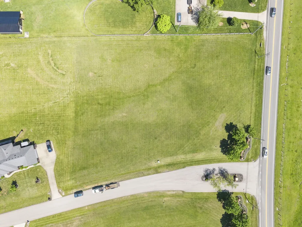 100 & 102 Abbey Ridge Bardstown KY 40004