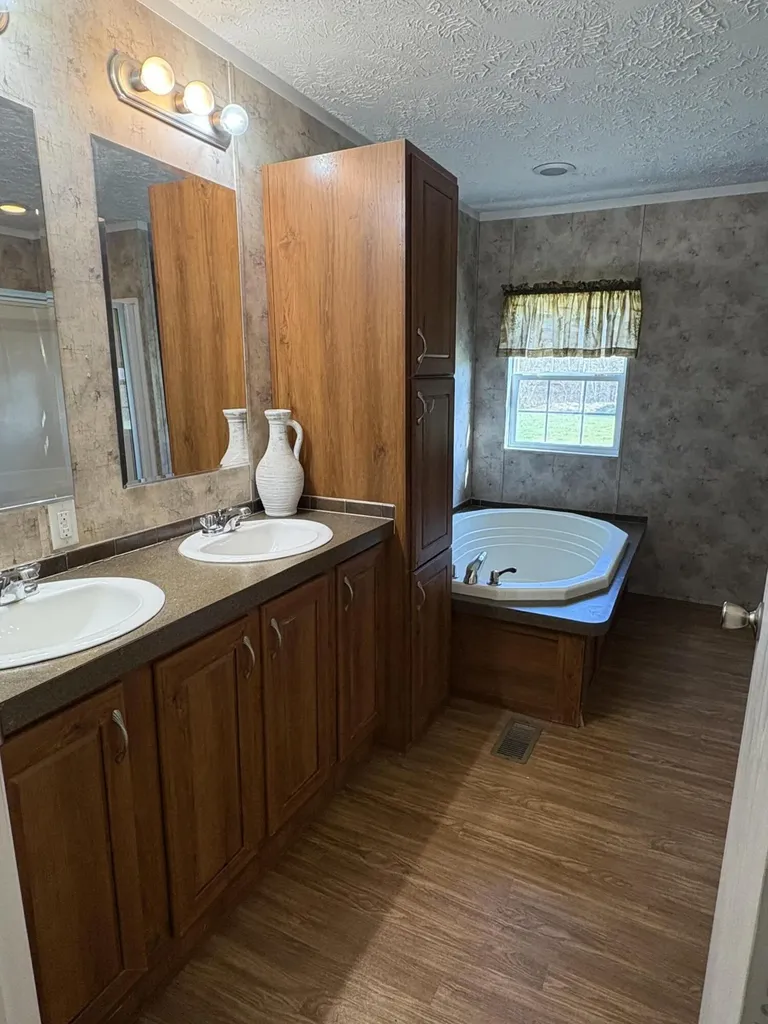 580 Bales Creek Road Manchester KY 40962