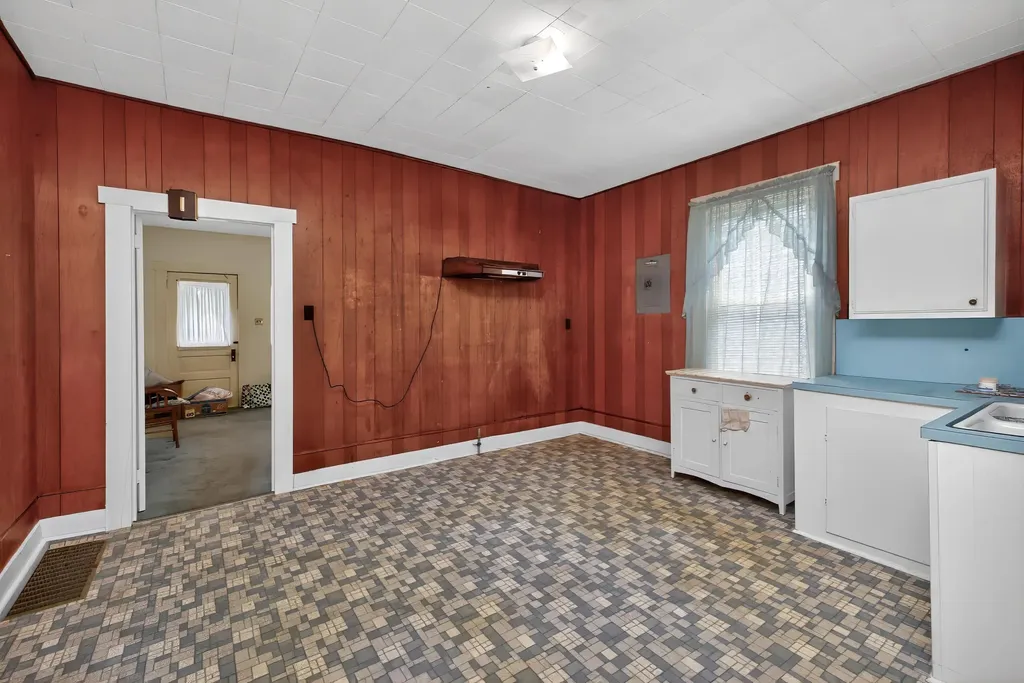 223 W Higgins Street Midway KY 40347