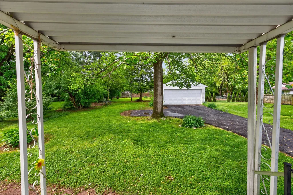 223 W Higgins Street Midway KY 40347